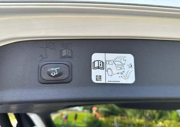 Ford Kuga cena 84900 przebieg: 172000, rok produkcji 2018 z Szczecinek małe 326